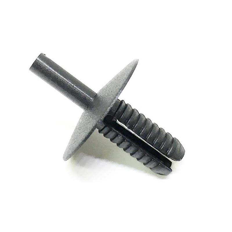 Gearrthóg Rivet Leathnú